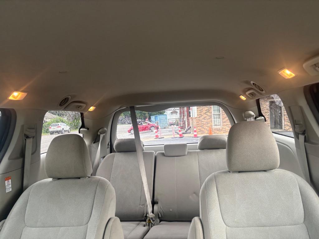 2016 Toyota Sienna - $7,995
