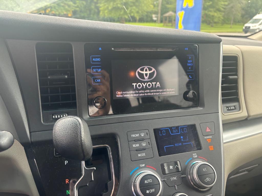 2016 Toyota Sienna - $7,995