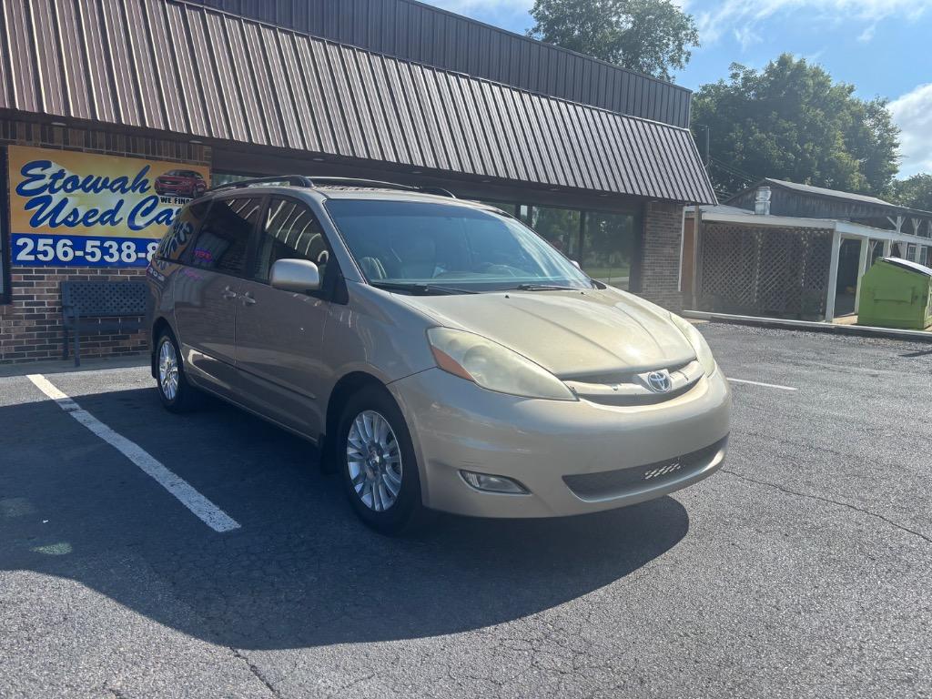 2007 Toyota Sienna - $4,995