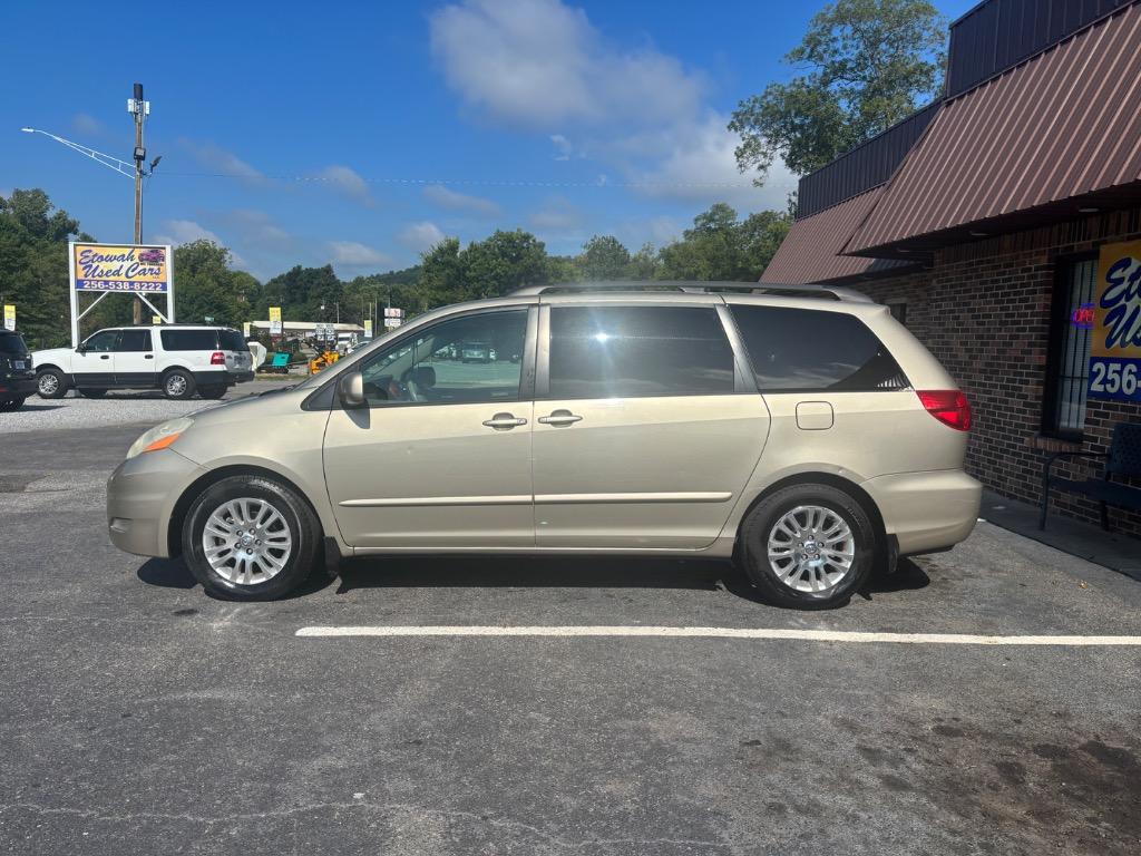 2007 Toyota Sienna - $4,995