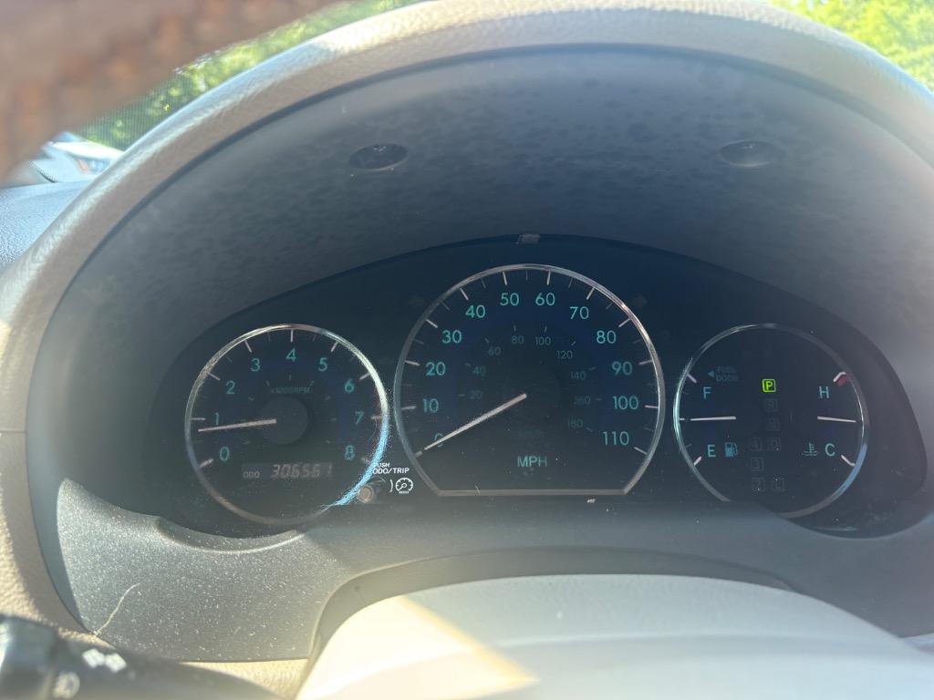 2007 Toyota Sienna - $4,995