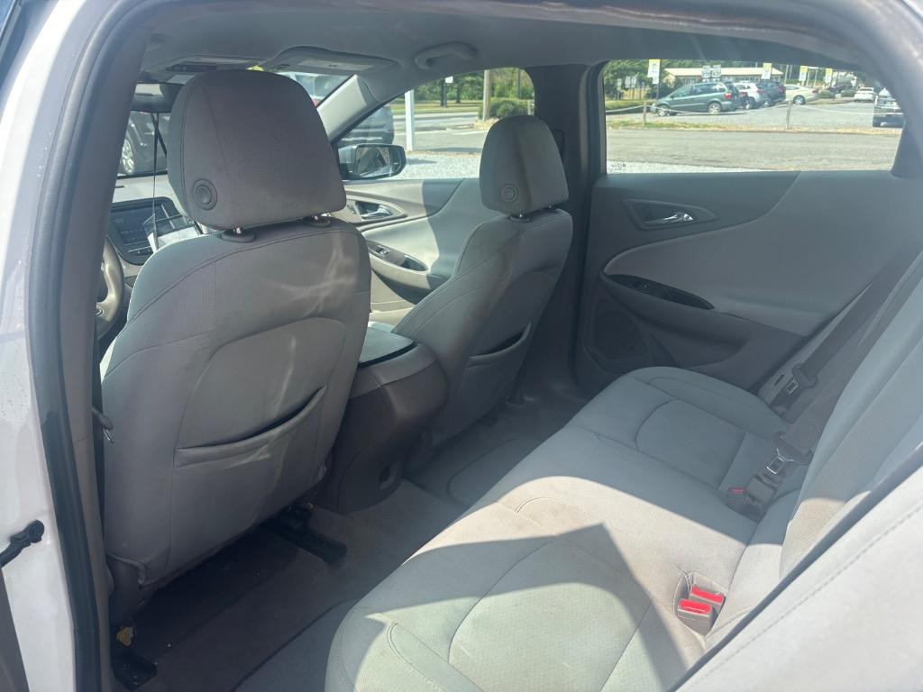 2017 Chevrolet Malibu - $7,995