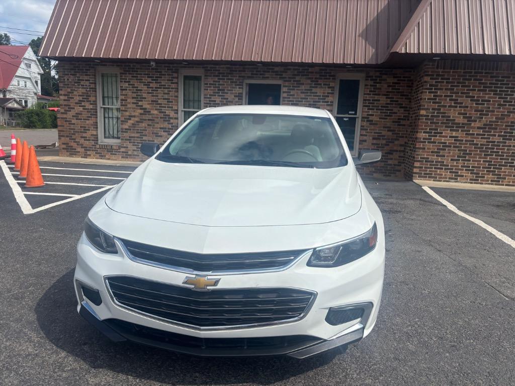 2017 Chevrolet Malibu - $7,995