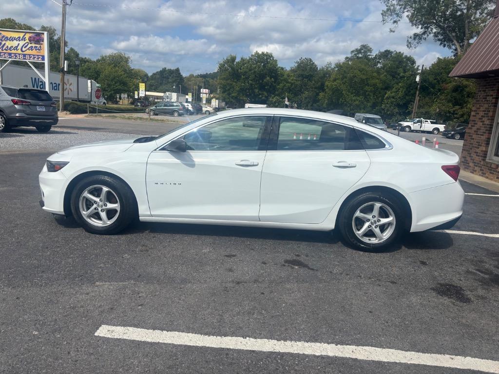2017 Chevrolet Malibu - $7,995