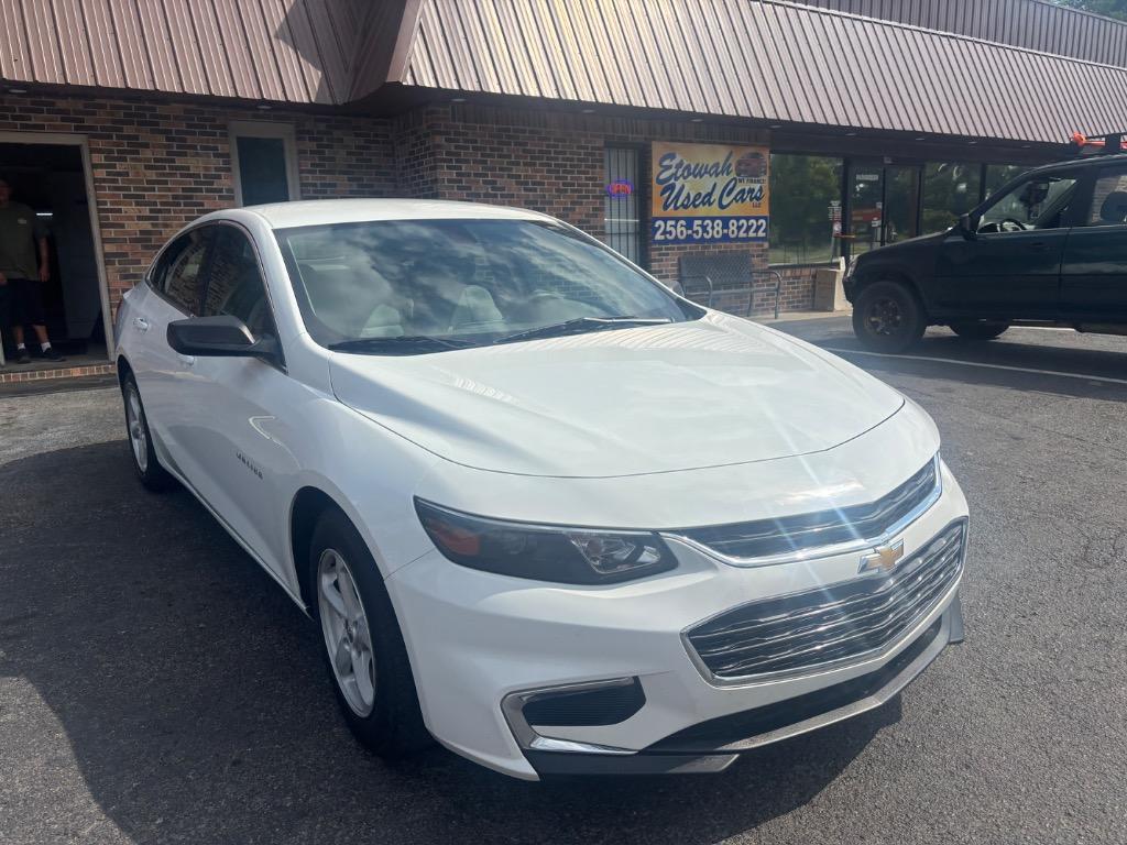 2017 Chevrolet Malibu - $7,995