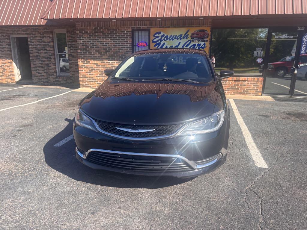 2015 Chrysler 200 - $6,995