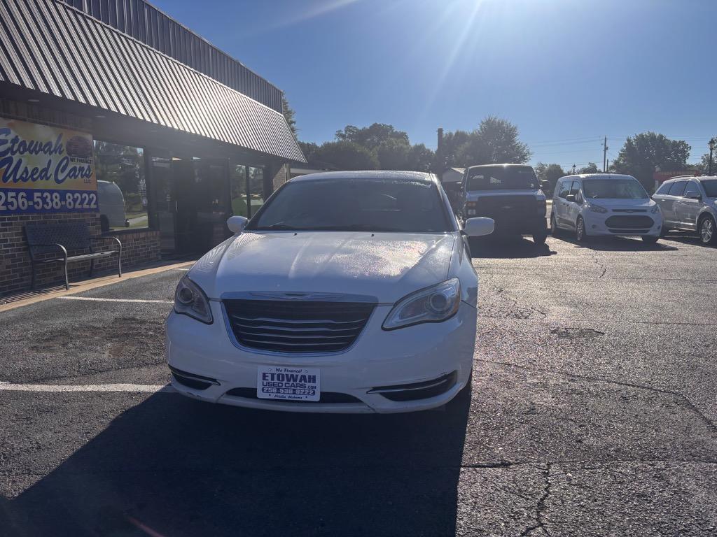 2014 Chrysler 200 - $5,995