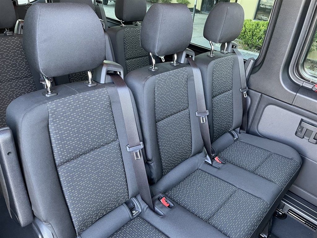 2019 Mercedes-Benz Sprinter 2500 High Roof photo