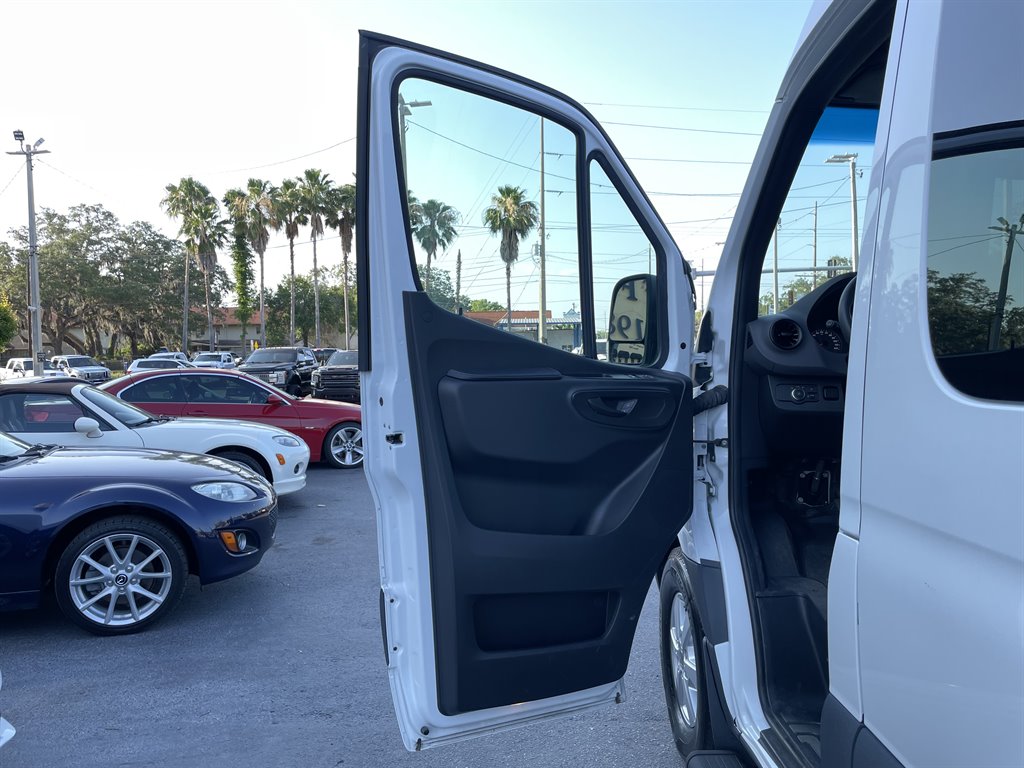 2019 Mercedes-Benz Sprinter 2500 High Roof photo