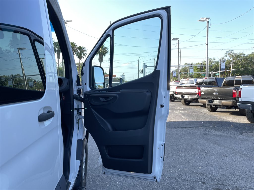 2019 Mercedes-Benz Sprinter 2500 High Roof photo