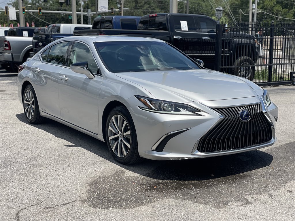 2020 Lexus ES - $29,999