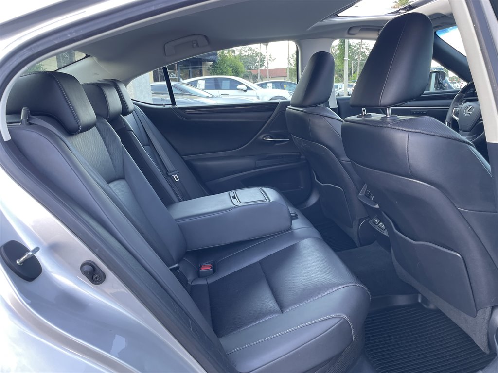 2020 Lexus ES - $29,999