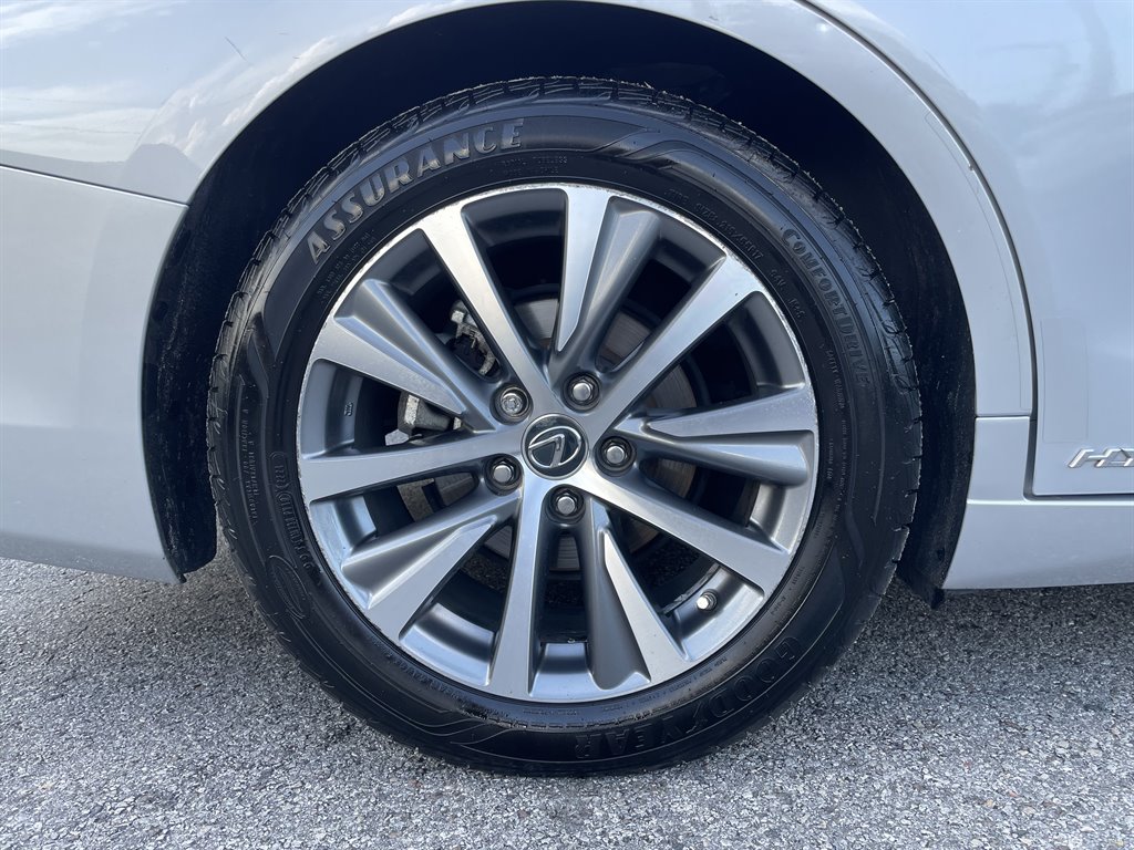 2020 Lexus ES - $29,999