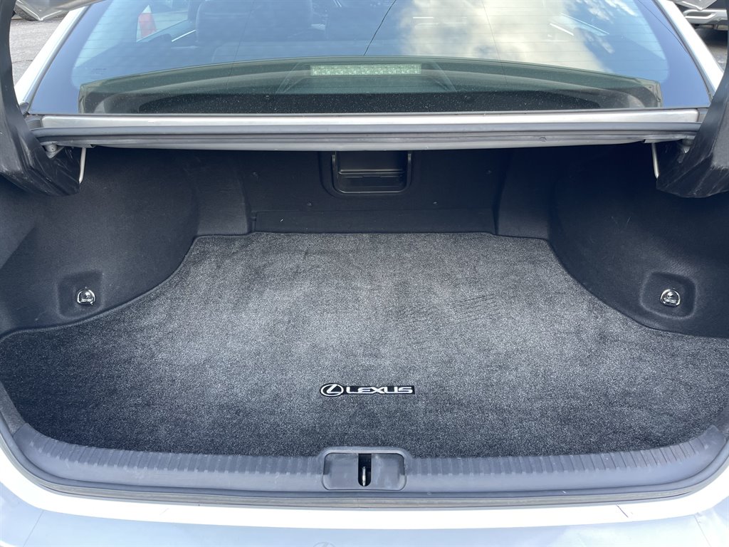 2020 Lexus ES - $29,999