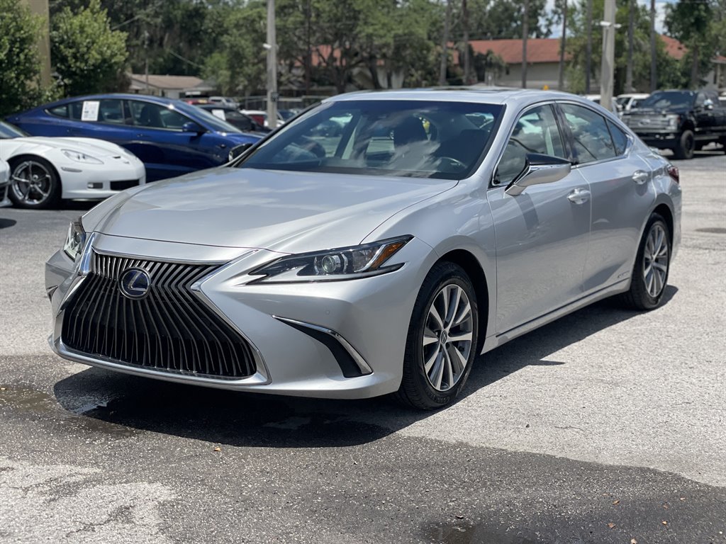 2020 Lexus ES - $29,999