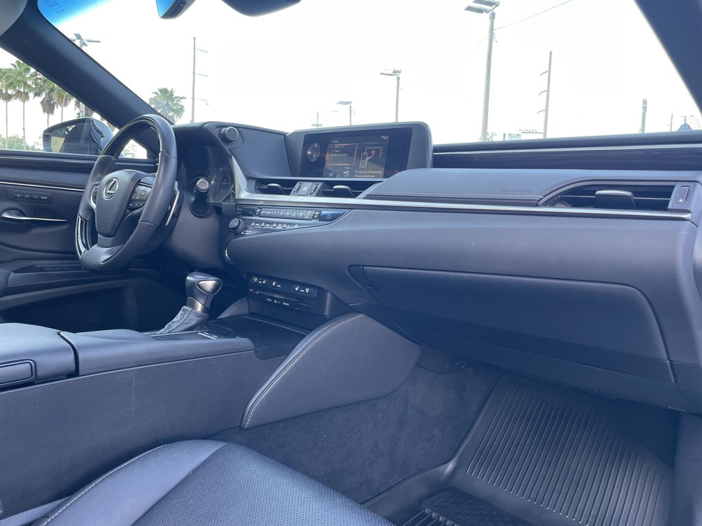 2020 Lexus ES - $29,999