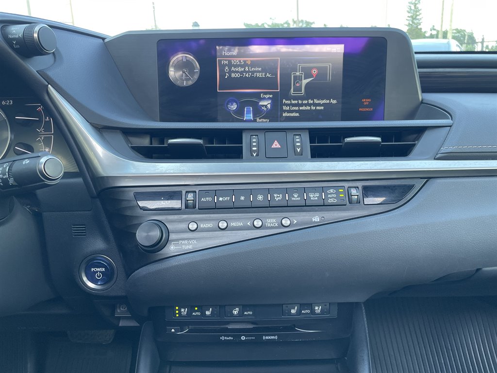 2020 Lexus ES - $29,999