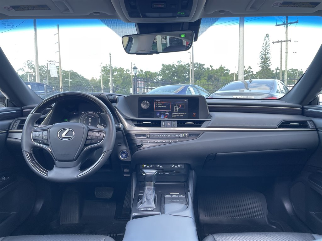 2020 Lexus ES - $29,999