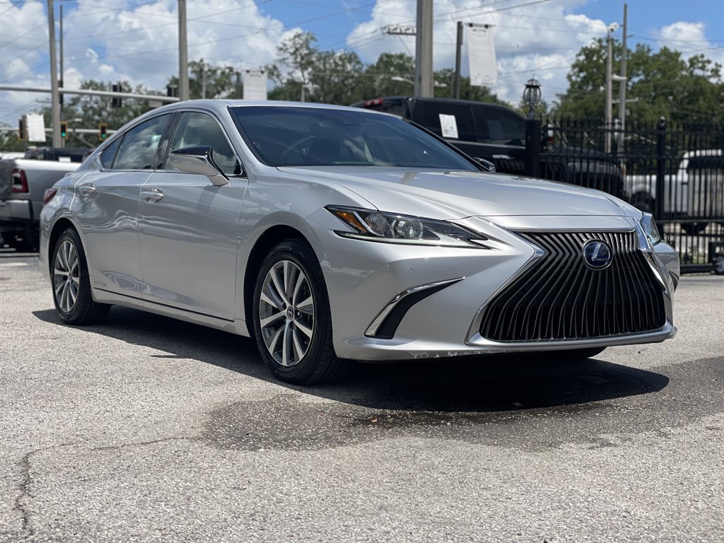 2020 Lexus ES - $29,999