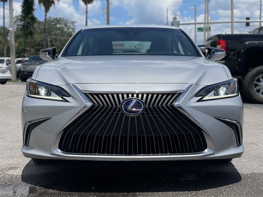 2020 Lexus ES - $29,999