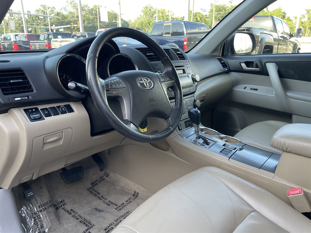 2010 Toyota Highlander - $11,999