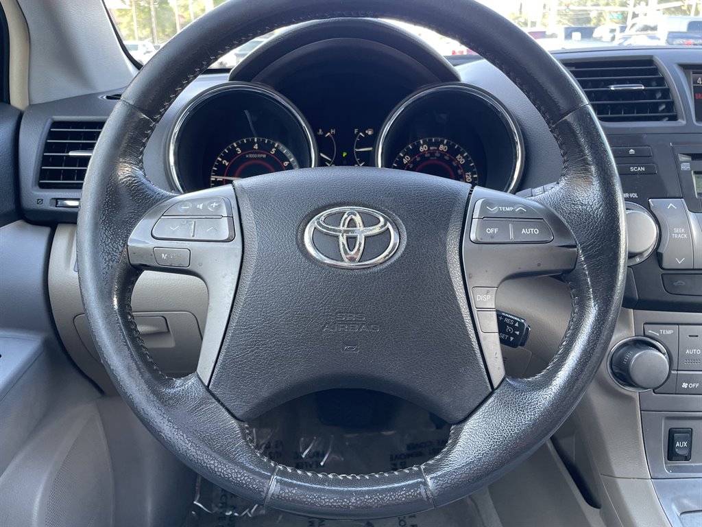 2010 Toyota Highlander - $11,999