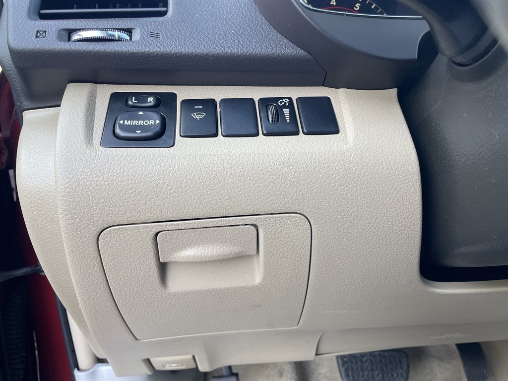 2010 Toyota Highlander - $11,999