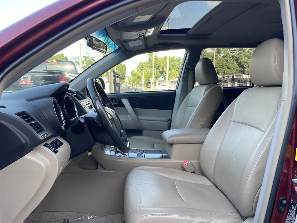 2010 Toyota Highlander - $11,999