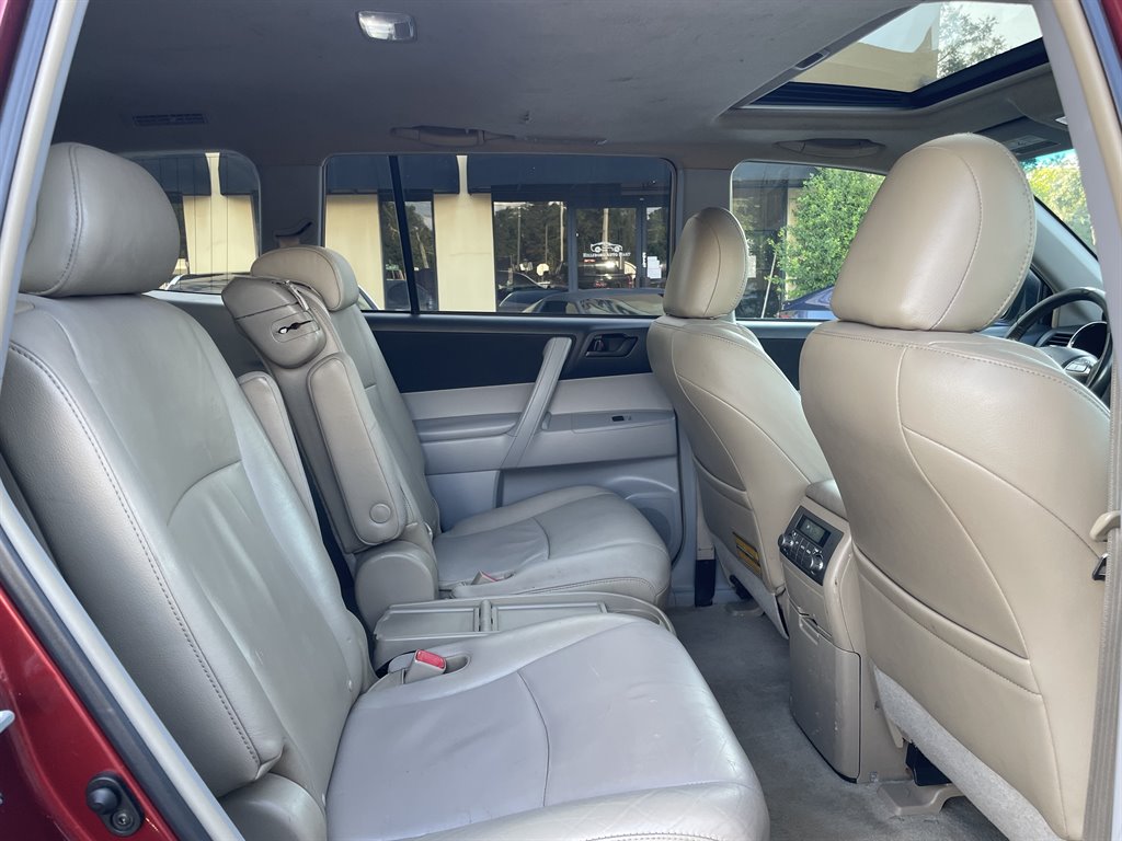 2010 Toyota Highlander - $11,999