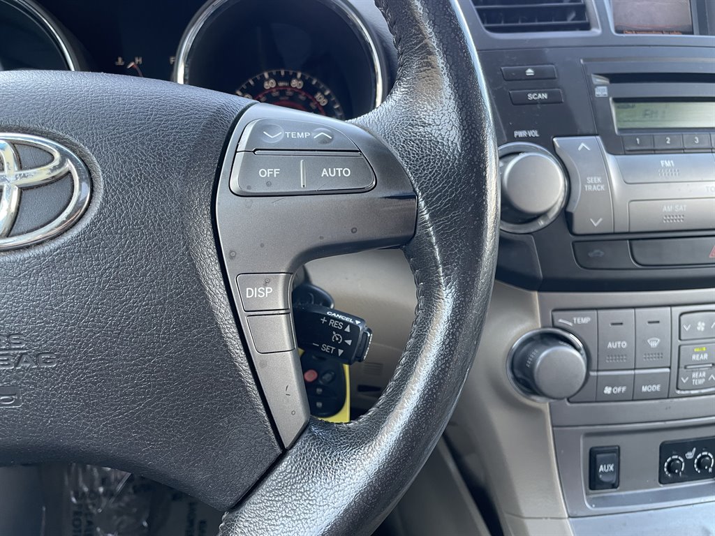 2010 Toyota Highlander - $11,999