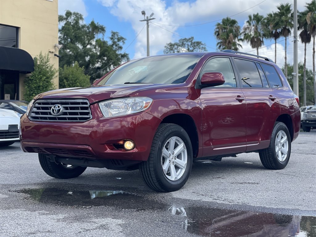 2010 Toyota Highlander - $11,999