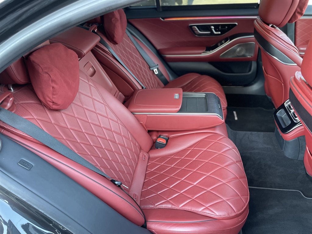 2021 Mercedes-Benz S-class - $59,999