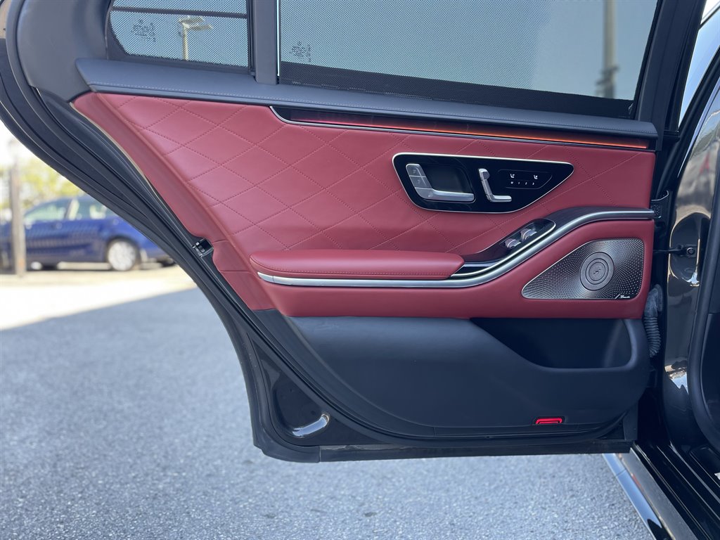 2021 Mercedes-Benz S-class - $59,999