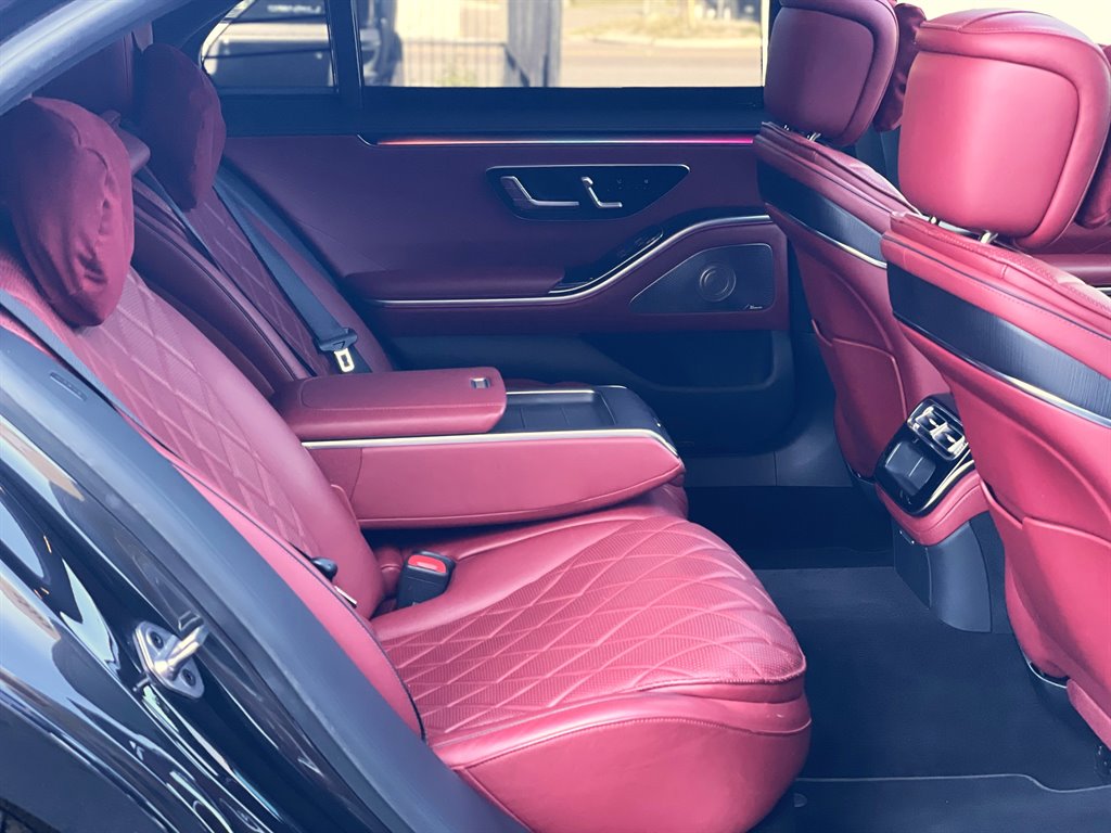 2021 Mercedes-Benz S-class - $59,999