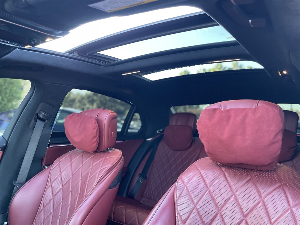 2021 Mercedes-Benz S-class - $59,999