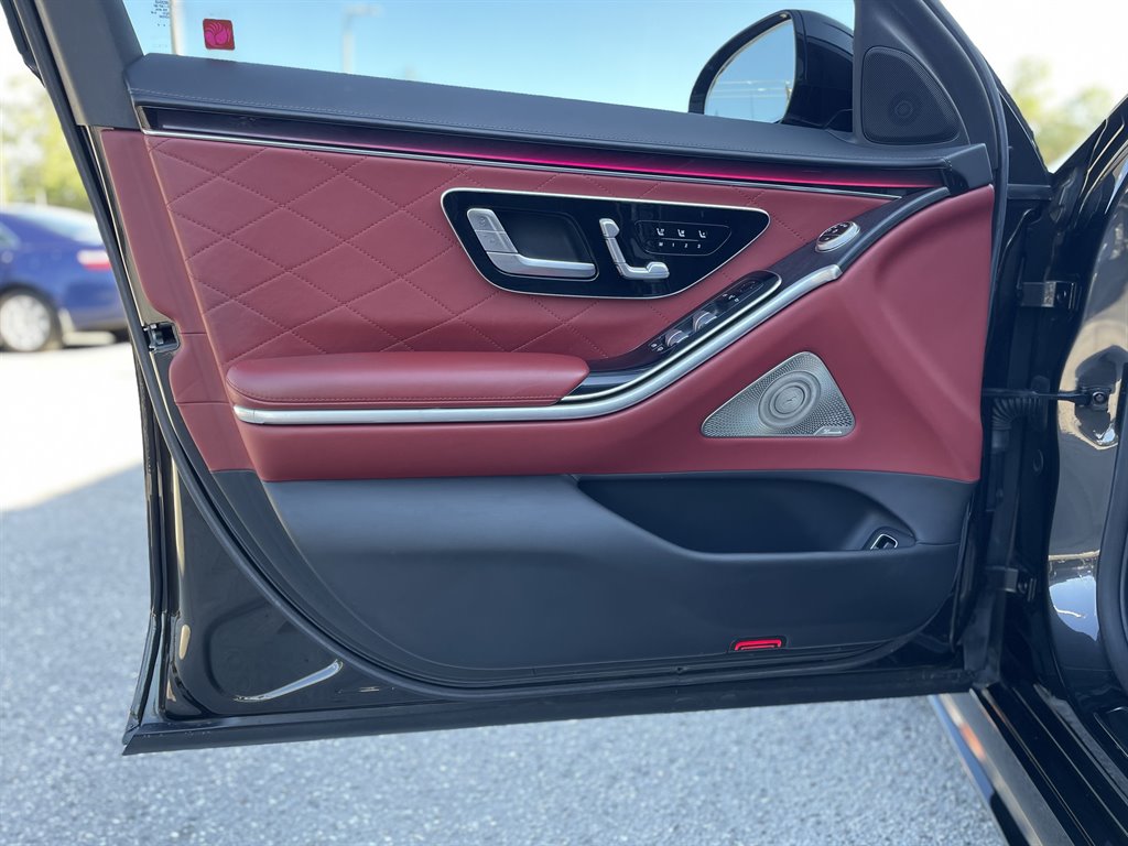 2021 Mercedes-Benz S-class - $59,999
