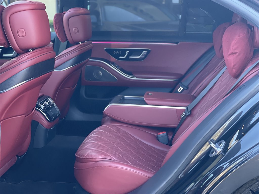 2021 Mercedes-Benz S-class - $59,999