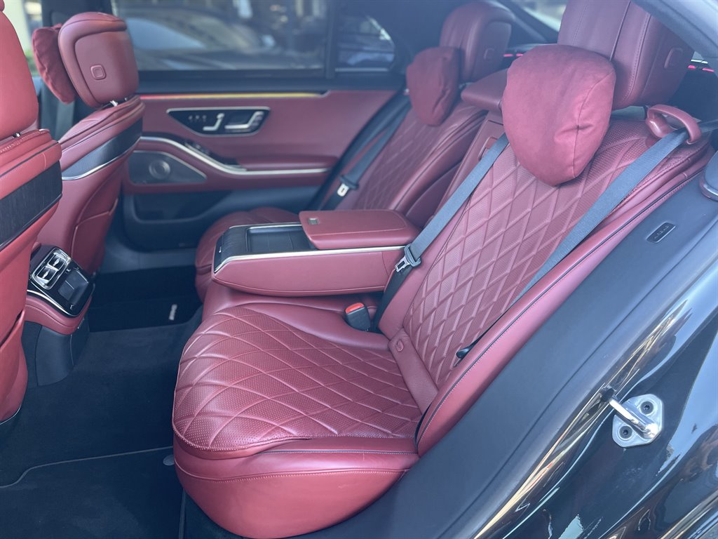 2021 Mercedes-Benz S-class - $59,999