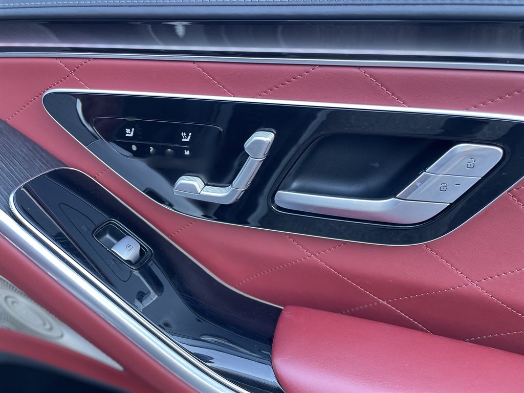 2021 Mercedes-Benz S-class - $59,999