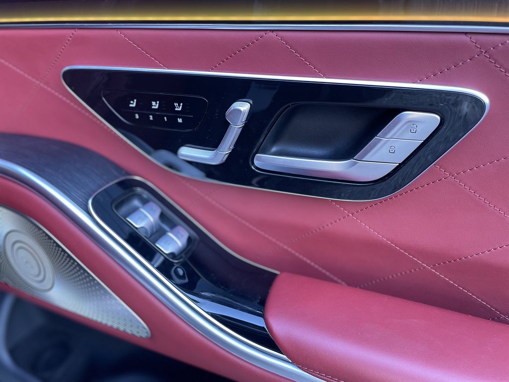 2021 Mercedes-Benz S-class - $59,999