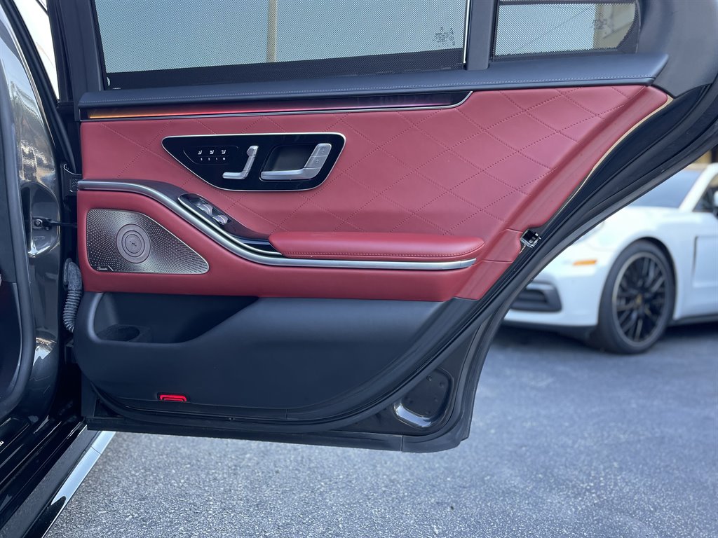 2021 Mercedes-Benz S-class - $59,999