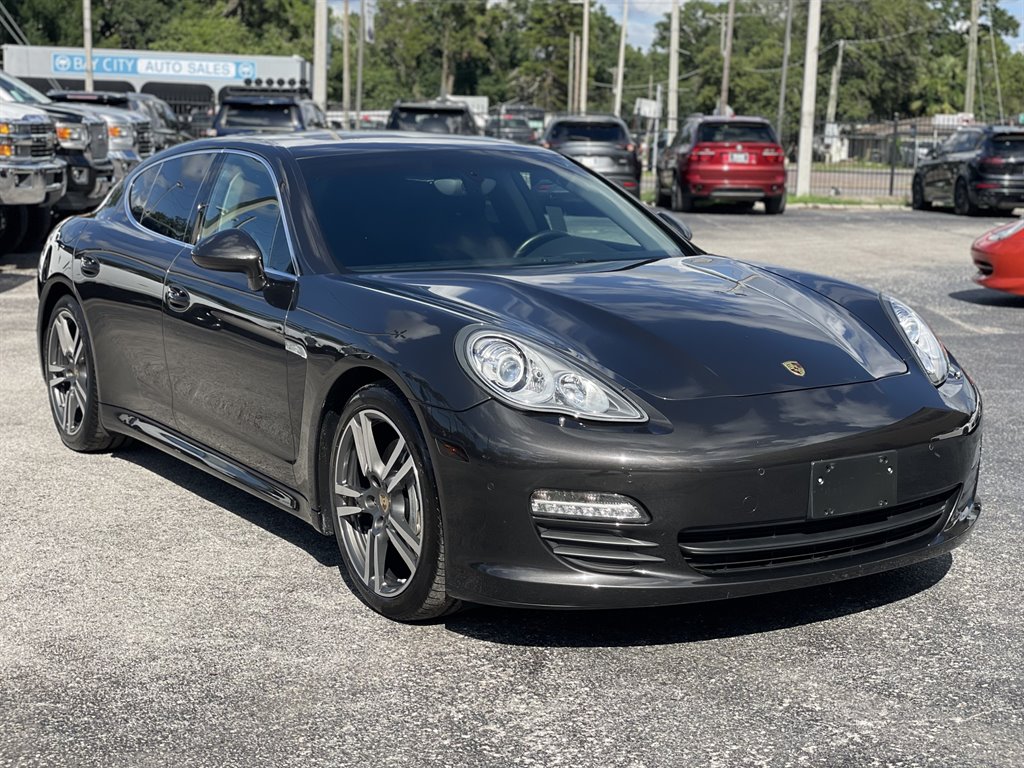 2011 Porsche Panamera 4S photo