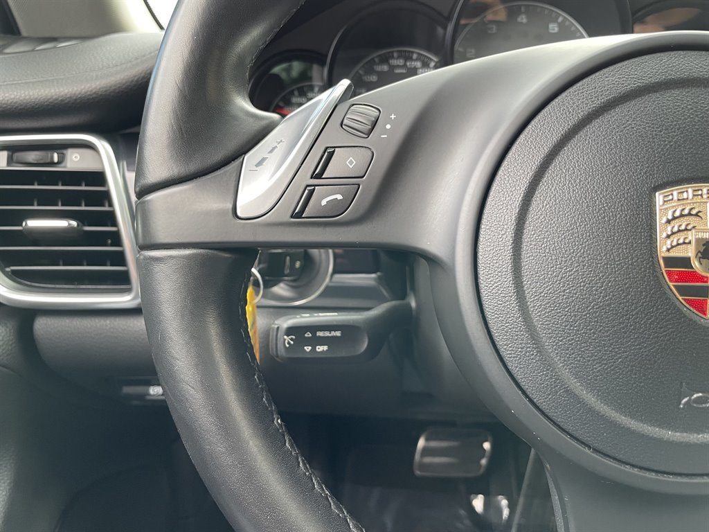 2011 Porsche Panamera 4S photo