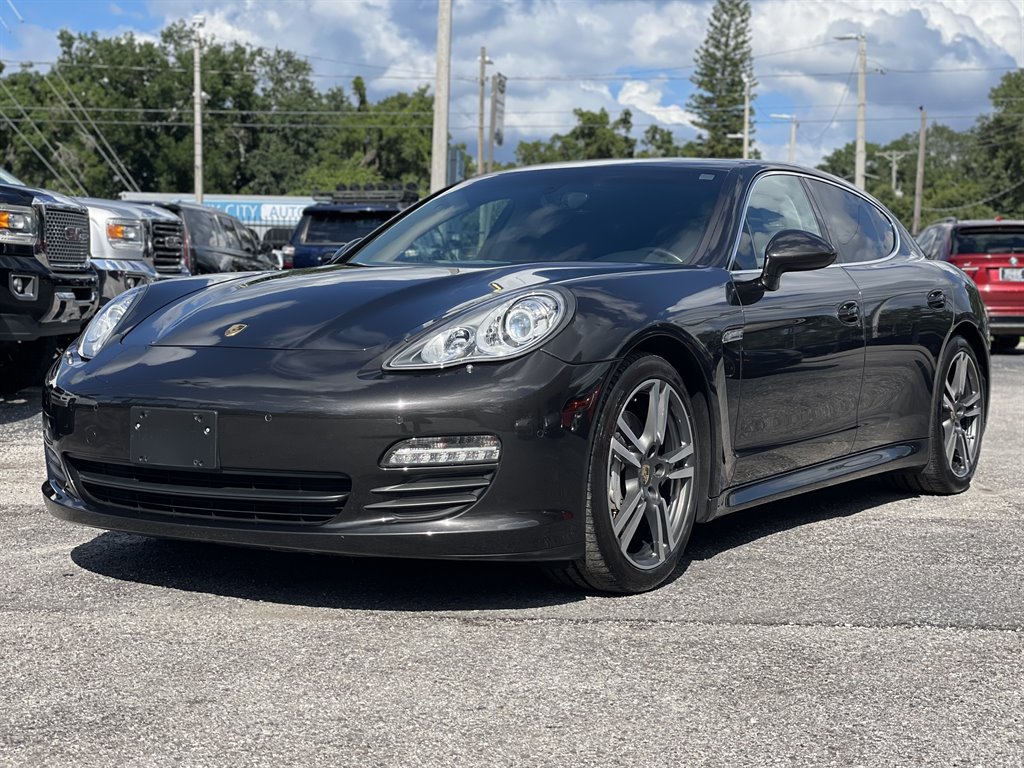 2011 Porsche Panamera 4S photo