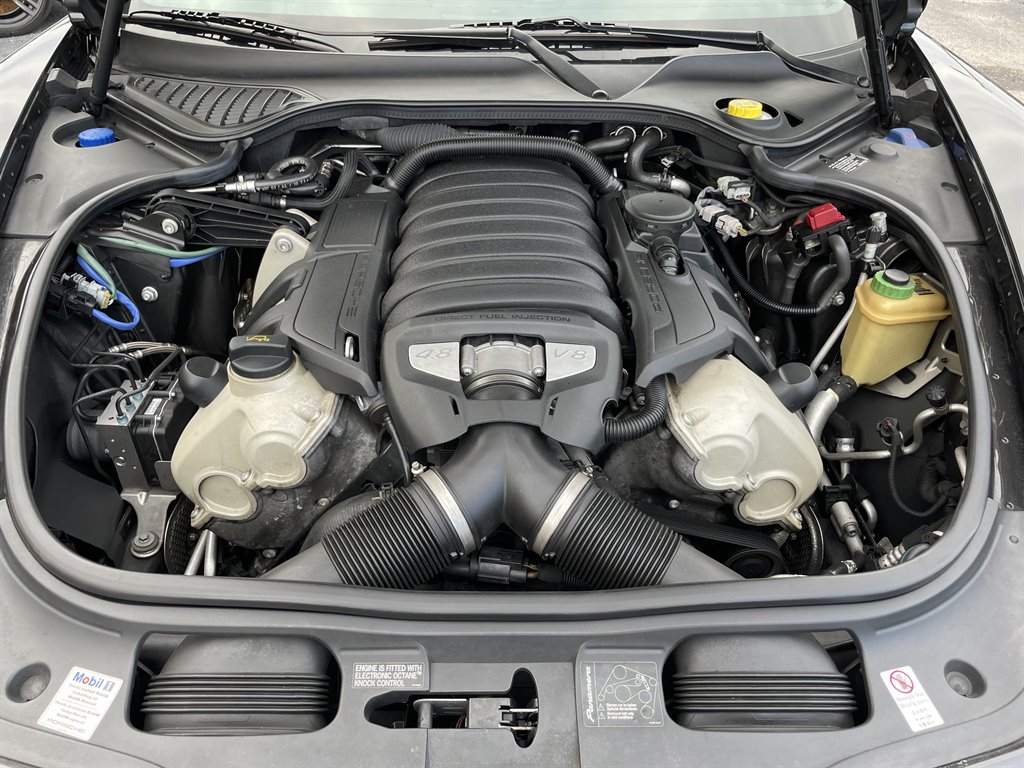 2011 Porsche Panamera 4S photo