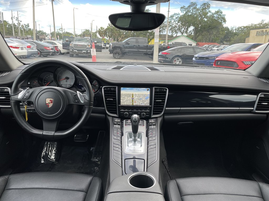 2011 Porsche Panamera 4S photo
