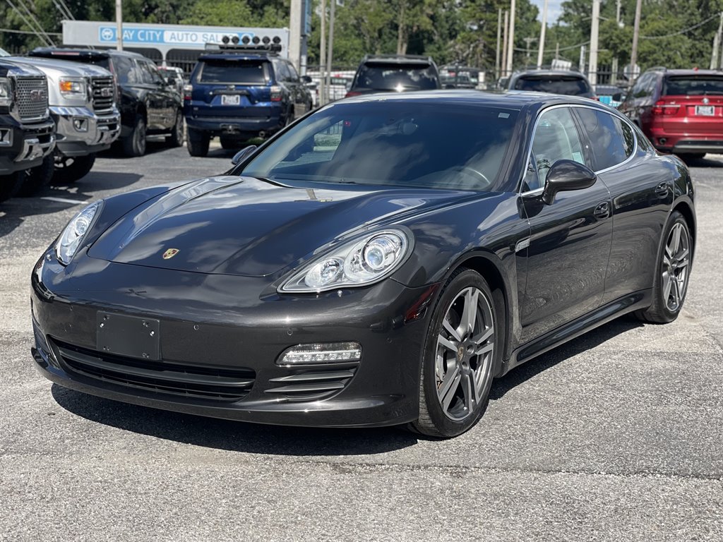 2011 Porsche Panamera 4S photo