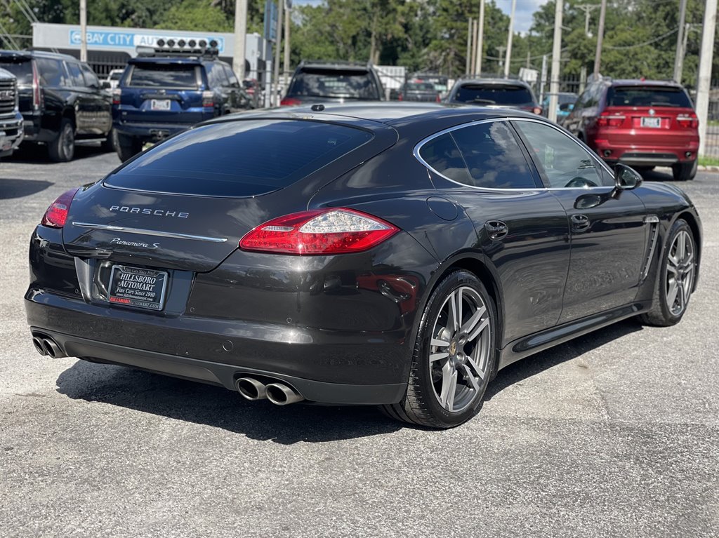 2011 Porsche Panamera 4S photo