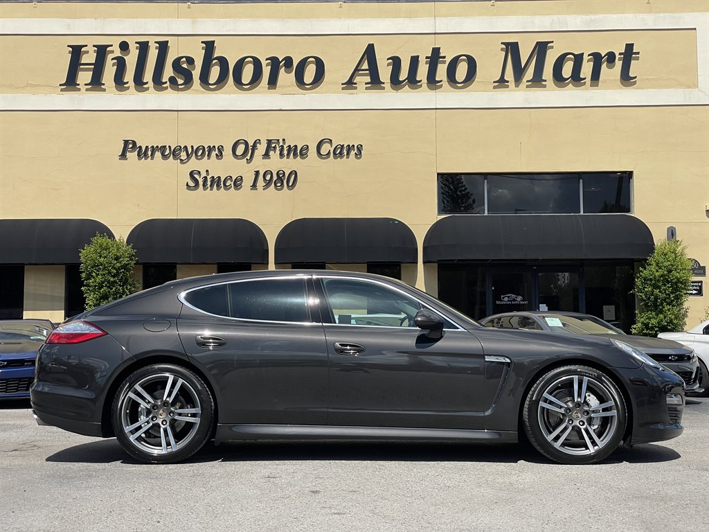 2011 Porsche Panamera 4S photo