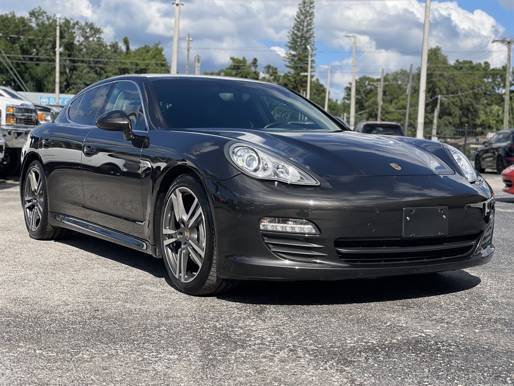2011 Porsche Panamera 4S photo